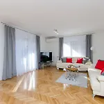 Gilda Lux Apartman *