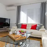 Gilda Lux Apartman *
